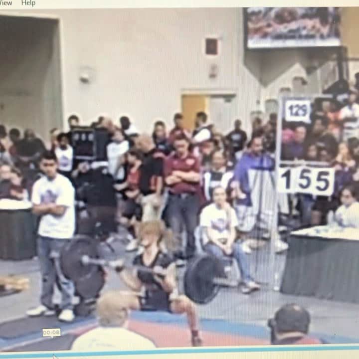 マッティ・ロジャーズのインスタグラム：「In case anyone needs to feel good about themselves today, here’s me in my very humble beginnings. Weighing all of 123lbs at 5’7” and yes..... wearing gloves (kms). I did a few meets in high school before I made my way to actual Olympic lifting maybe a year(?) later. The second video was probably a few months or so into regular Olympic lifting and a huge PR at the time (lol).- - - I wouldn’t call myself naturally talented or even built for this sport, but fuck I’ve worked hard to get here. And still do every single day. I would bet I’m one of the LEAST naturally talented lifters at this level, but definitely one of the hardest working. I’m an ATHLETE & that makes me able to adapt, learn & WORK. It’s easy to feel overwhelmed by how much further you have to go, but constant, relentless effort at your craft will at least get you SOMEWHERE. And so does pretending that you’re 7” shorter and actually made to be a strong motherfucker... that gets me through the days.」