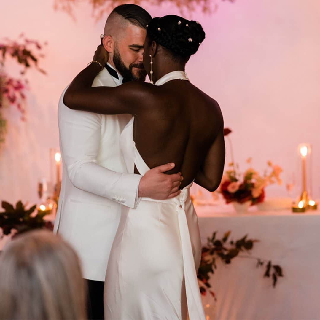 キャサリンディーンさんのインスタグラム写真 - (キャサリンディーンInstagram)「Love conquers ALL. ❤ Featuring our Kin gown  #modernbride #realbride #bridalcouture #catherinedeane #truelove #weddingdressinspo #wedding #catherinedeanebridal #weddingphotography #yestothedress」6月15日 3時56分 - catherine__deane