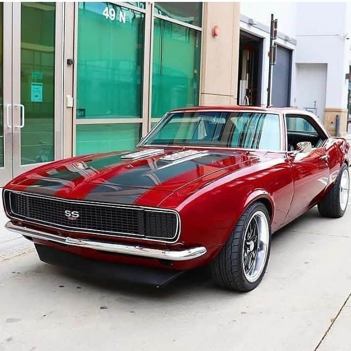 Classics Dailyさんのインスタグラム写真 - (Classics DailyInstagram)「#ClassicsFeature _____ What would be your choice of color for this 1968 Camaro? _____ #classiccar #musclecar #hotrod #protouring #prostreet #restomod #classicsdaily #streetrod #streetcar #customcar #hotrods #streetrods #chevrolet #camaro #68camaro」6月15日 4時02分 - classicsdaily