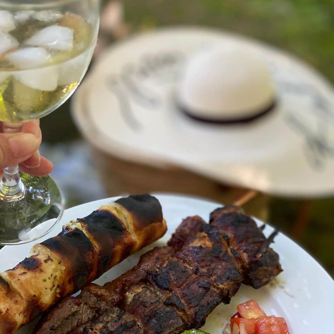 和央ようかさんのインスタグラム写真 - (和央ようかInstagram)「Brazilian BBQ 🍗 by the river 😊Feeling great 👍 and Super Yammy 😊👍 Thank u Ken and Kelly 😘  お初のブラジリアンバーベキュー🍗川の音が気持ちよく、ブラジル人のケリーのお手製のバーベキューはとても美味しゅうございました😍😘🙏 #takakonystylin🍎 #lifestyle #nylife #i❤️ny #brazillianbarbecue #yokawao #和央ようか @frank.wildhorn  @yokawao0215  @dondon_oreo」6月15日 4時04分 - yokawao0215