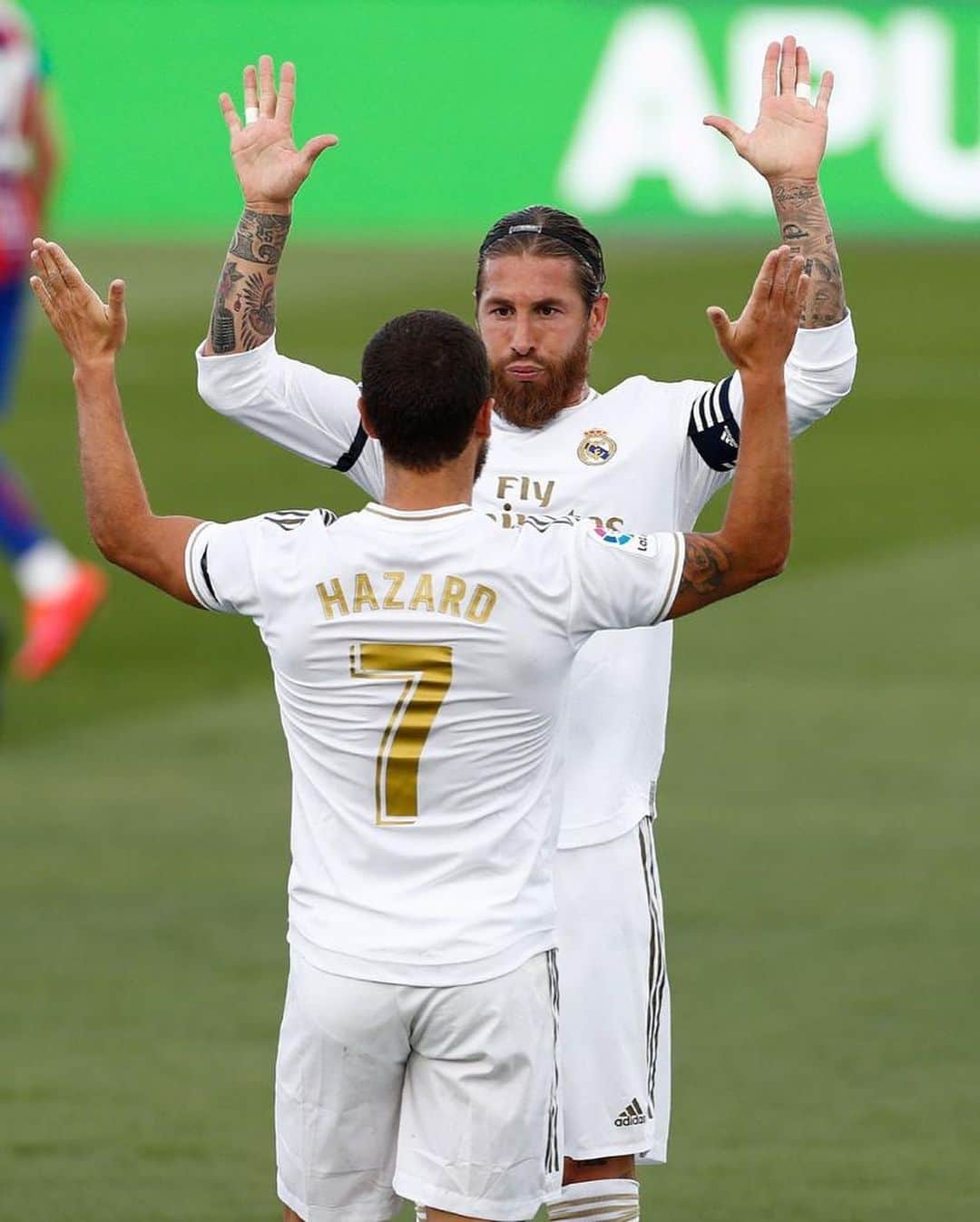 エデン・アザールさんのインスタグラム写真 - (エデン・アザールInstagram)「It feels good to be back in white @realmadrid #halamadrid」6月15日 5時31分 - hazardeden_10