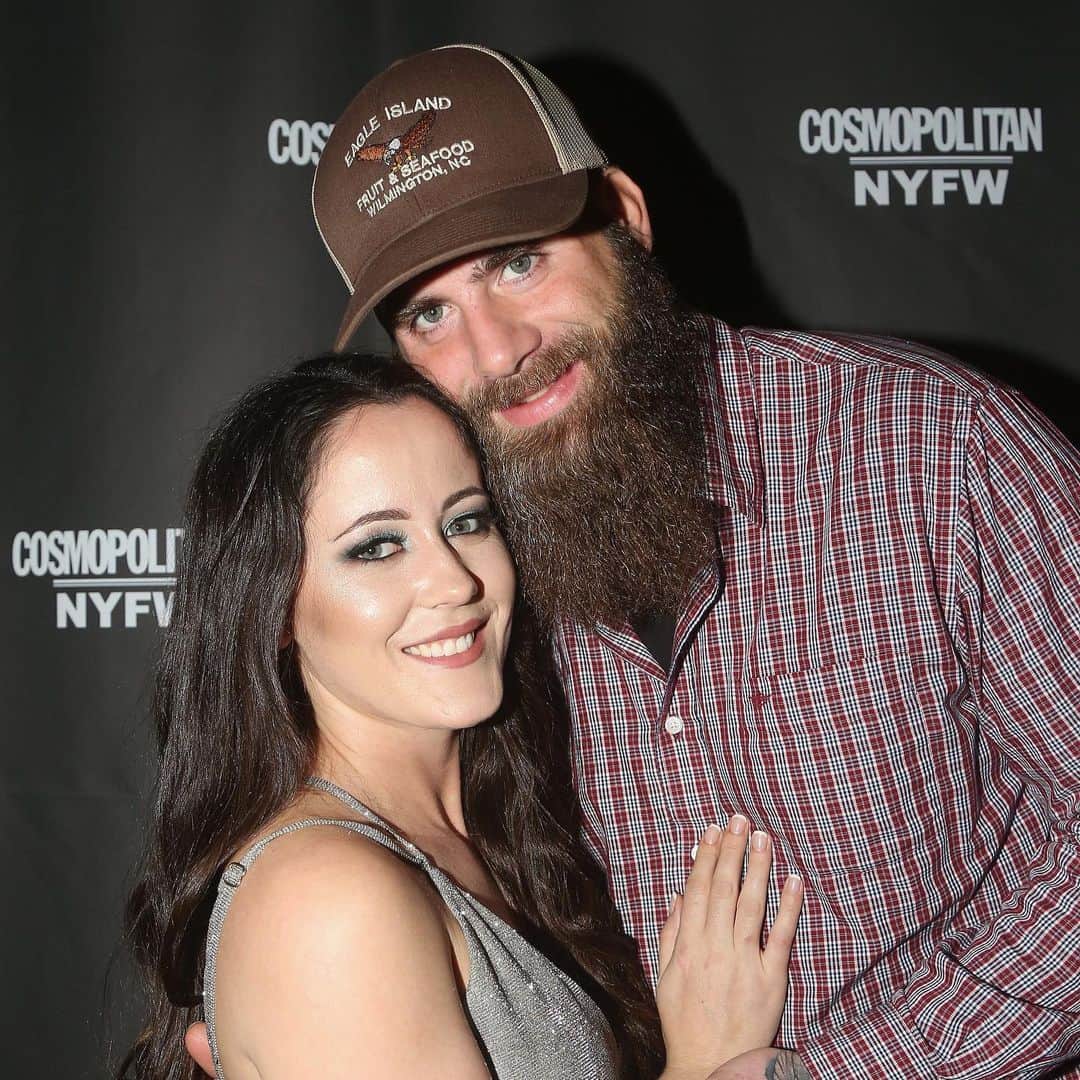 E! Onlineさんのインスタグラム写真 - (E! OnlineInstagram)「#TeenMom's Jenelle Evans and her kids are "safe and sound" after her husband David Eason was arrested on assault charges. Her entire message to her fans is at the link in bio. (📷: Getty Images)」6月15日 6時04分 - enews