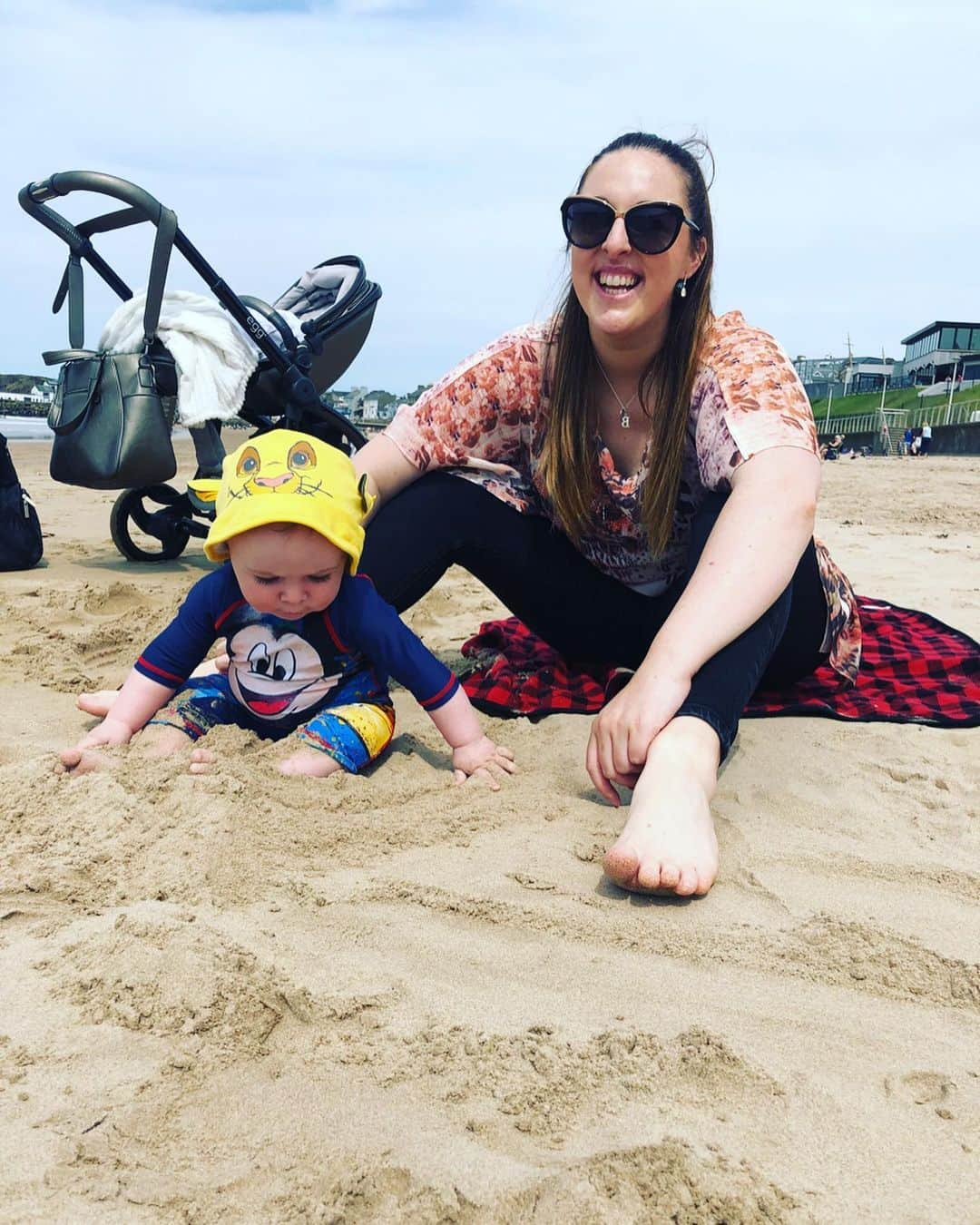 ジェナ・マッコーケルさんのインスタグラム写真 - (ジェナ・マッコーケルInstagram)「Loving the beach days and good weather! 💙🏖💕」6月15日 6時09分 - jenna_mccorkell