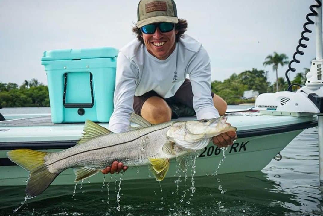 Costa Sunglassesのインスタグラム：「Linesider lift. 📷: @ryannitz @onemorebite72 #SeeWhatsOutThere #BornOnTheWater」