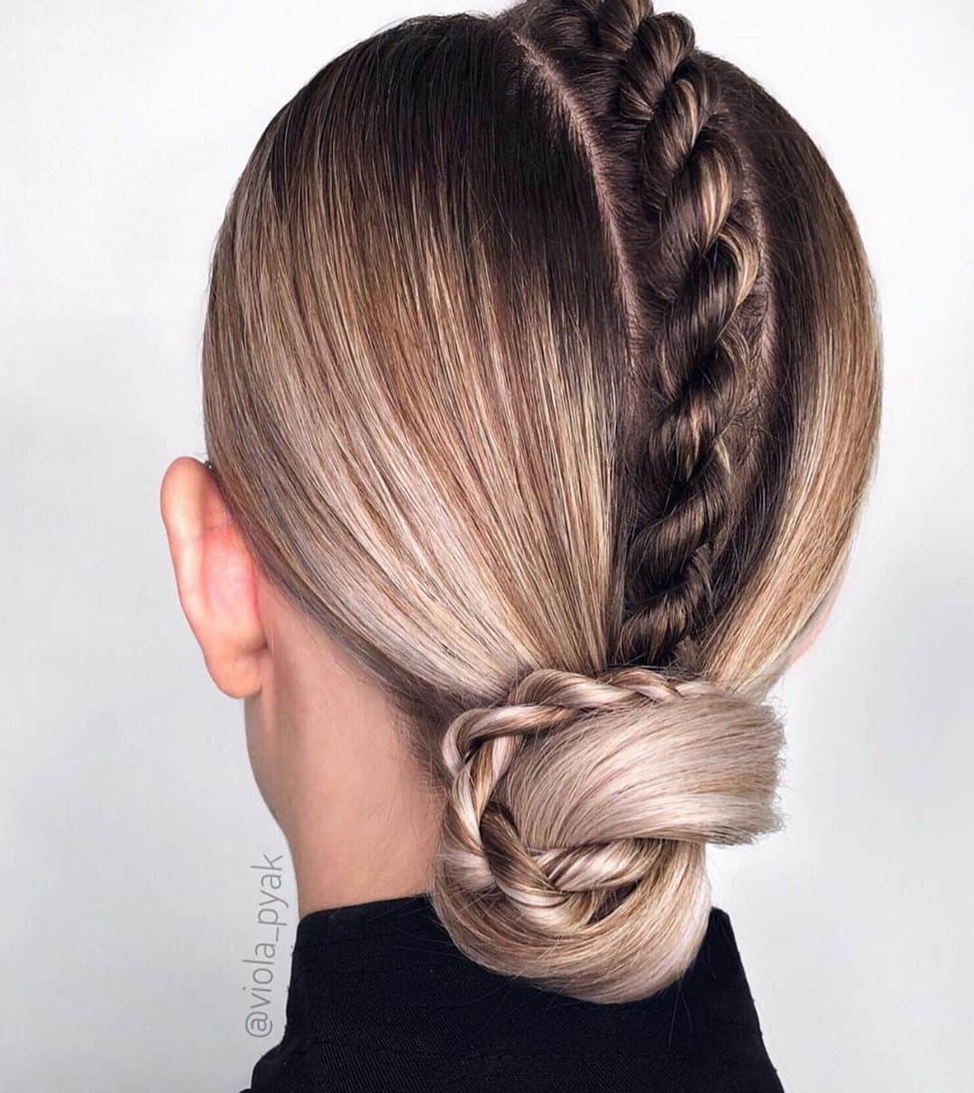 I N S T A B R A I Dのインスタグラム：「Braided with a twist! ✨ do you think you could pull off this style?」