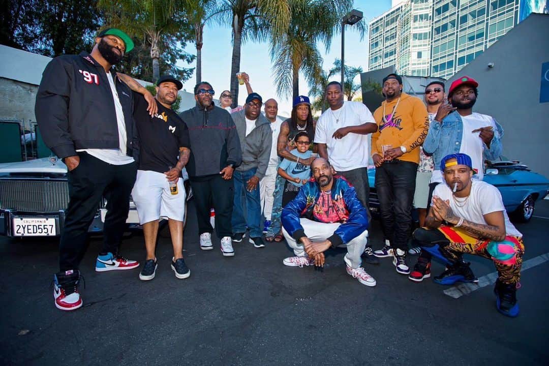 ウィズ・カリファのインスタグラム：「Week 5. All my brothers wit me #taylorgang」
