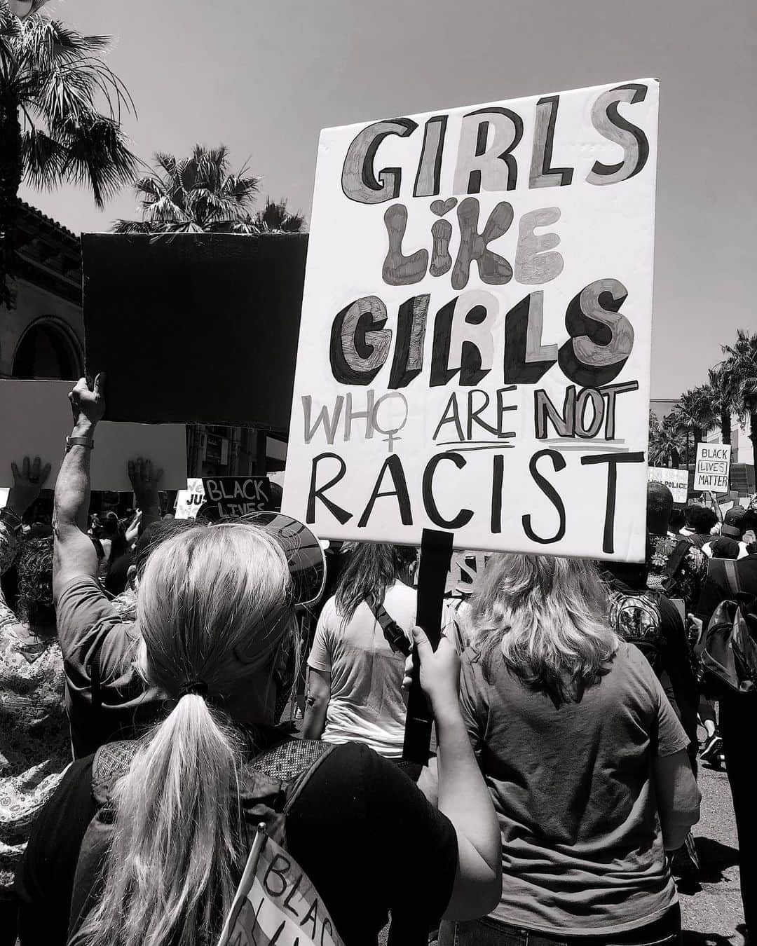 ヘイリー・キヨコのインスタグラム：「🌈✊🏼 #allblacklivesmatter」