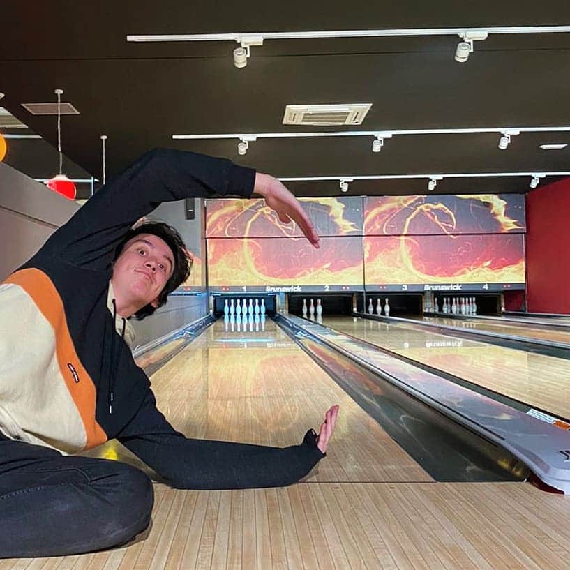 じゅんのインスタグラム：「ボーリングしたぜ🎳」