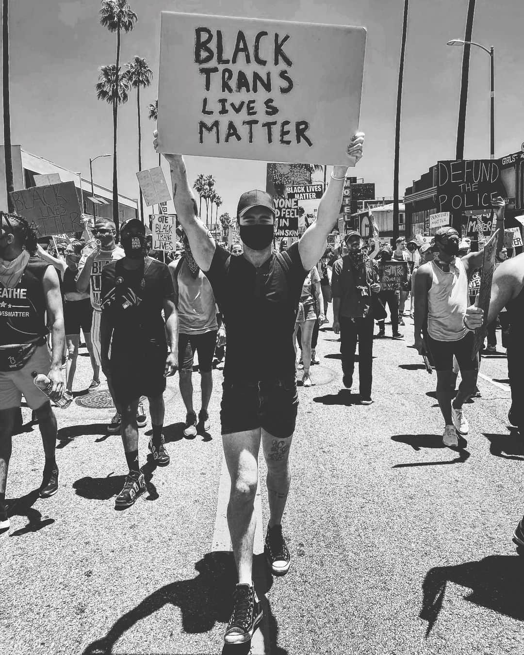 レオン・エルスのインスタグラム：「BLACK TRANS LIVES MATTER. #blacktranslivesmatter #blm」