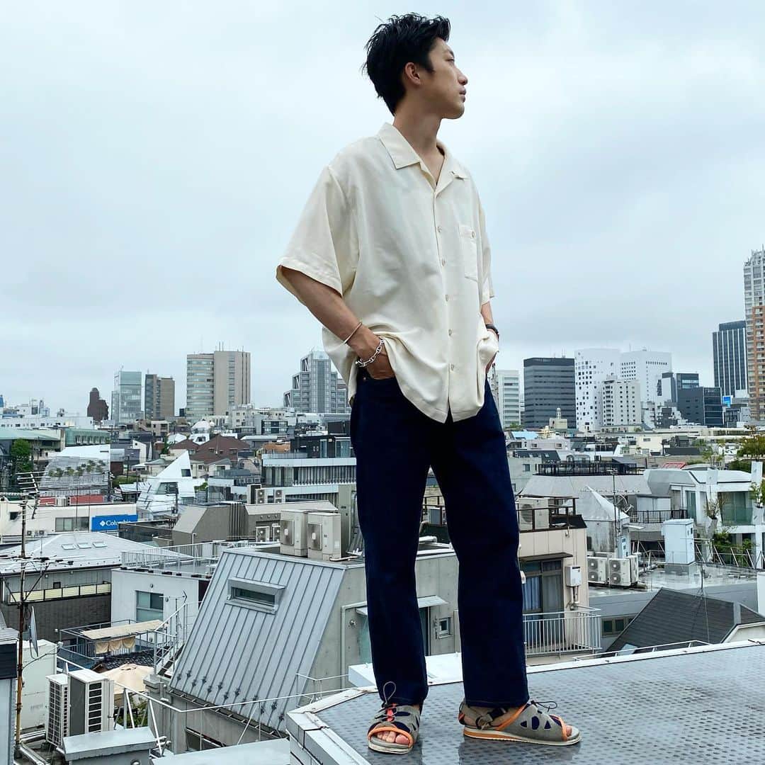 並木一樹さんのインスタグラム写真 並木一樹instagram 中目黒のolgouで買った古着の半袖シャツはかなり良いです ベリーショートは夏にオススメです Tops 古着 Olgou Pants Levis503xx Shoes Kolorofficial Comoli Auralee オーラリー 30代ファッション