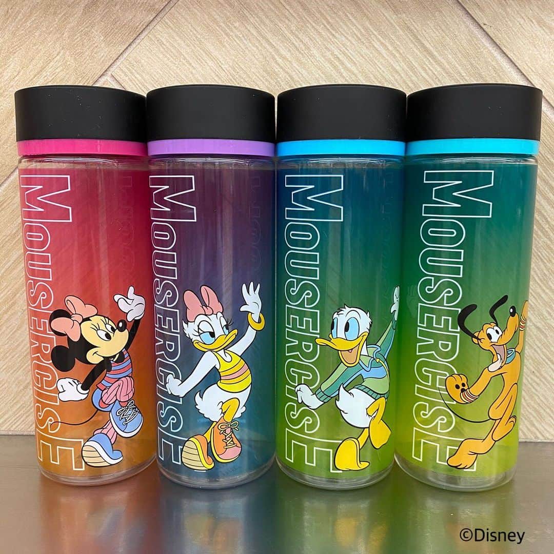 のインスタグラム：「東京駅のディズニーアベニューからお知らせ❣️ マウササイズシリーズ入荷しました✨ アクリルコップとブローボトルの2種類です☺️ 色味も爽やかでこれからの季節にぴったりですよ🌻 #マウササイズ  #mousercise  #ディズニー #disney  #ディズニーアベニュー #東京駅 #東京 #tokyo #tokyostation  #kiddyland  #キデイランド  #ディズニーアベニュー東京駅店  #bottle #sports」