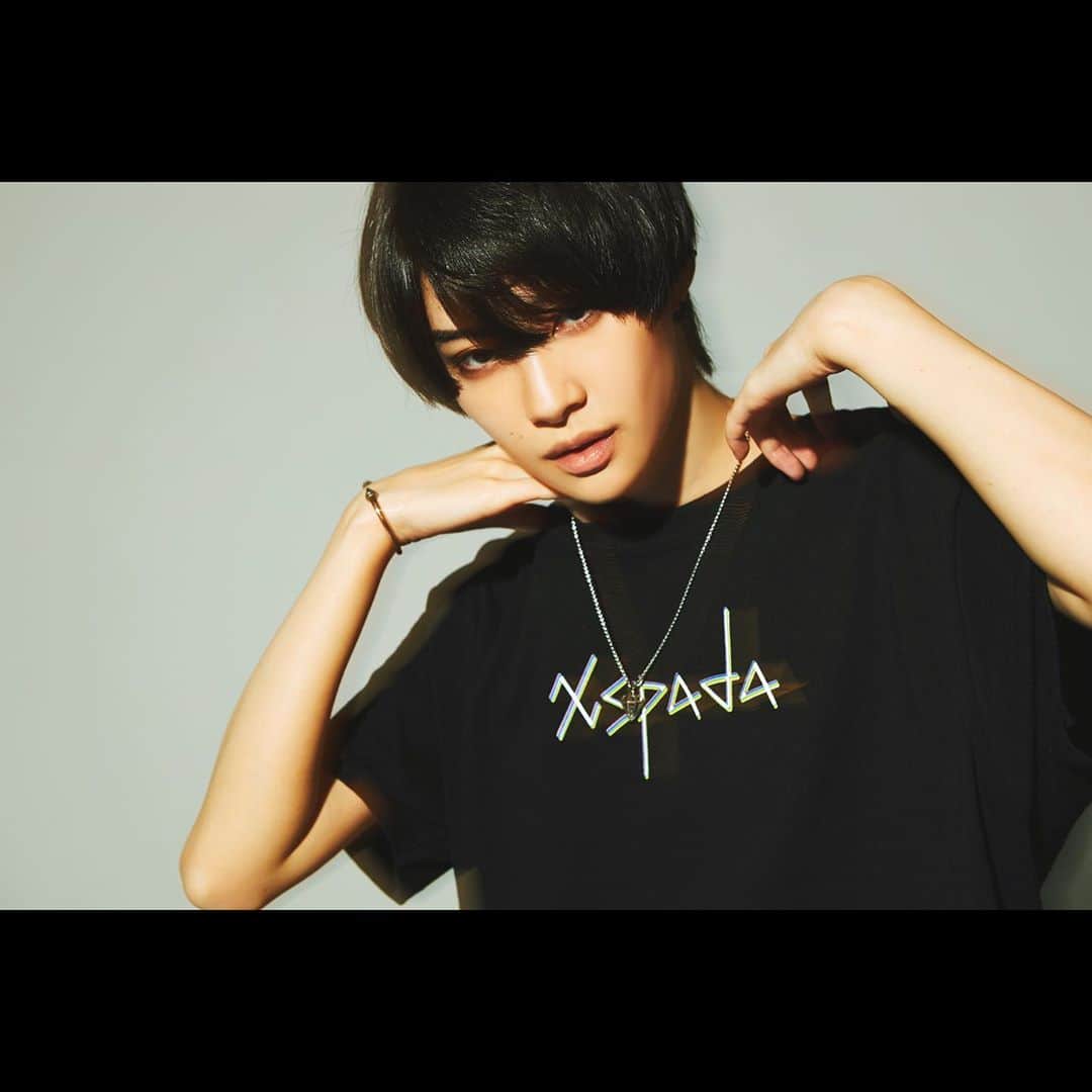 中山咲月さんのインスタグラム写真 - (中山咲月Instagram)「Xspada新作の発表です！ 今回はブラック・ホワイトのTシャツ フリーサイズです  今回のデザインはゲームのやり過ぎでこの様なデザインになりました(￣∀￣)(描いてる途中までは違かった) こだわってデザインしましたので ぜひゲットしてください👍 特典の詳細は2枚目へ→  #Xspada」6月15日 18時24分 - nakayama_satsuki