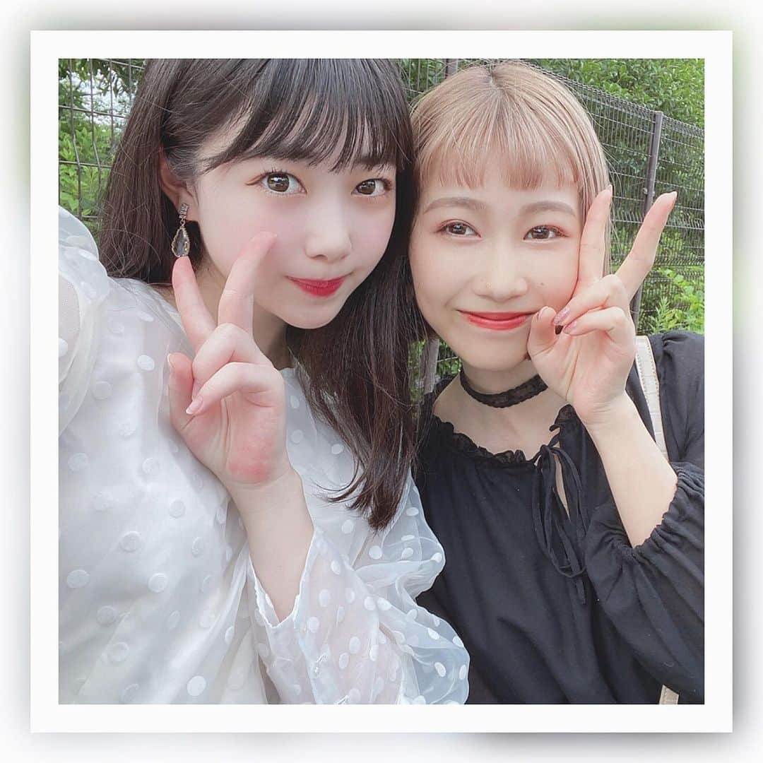 稲葉るりさんのインスタグラム写真 - (稲葉るりInstagram)「この間お仕事でご一緒しましたっももなちゃん🍑💗 ももなちゃんは可愛すぎる上に気の利く優しすぎる女の子❤︎ 早くご飯行こうねって言ってなかなか行けてない😭 ・ ・ ・ ・ ・ ・ ・ ・ ・  #小浜桃奈　ちゃん #今日好き #稲葉るり #ヘアメイクアップアーティスト #ヘアメイク #ハイトーン #ハイトーンボブ #ハイトーンボブスタイル #ボブ #オン眉 #個性的 #自分スタイル #ブラックコーデ #ワンピース #チョーカー #黒コーデ #ワントーンコーデ」6月15日 18時41分 - make_up_yuka