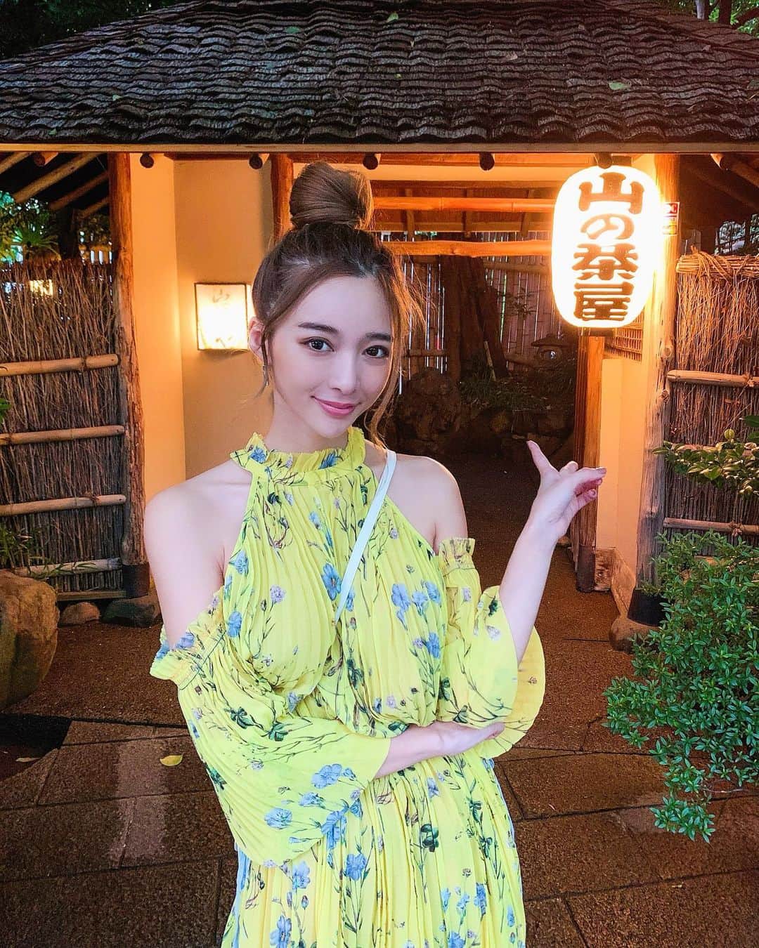 濱野りれのグルメインスタ