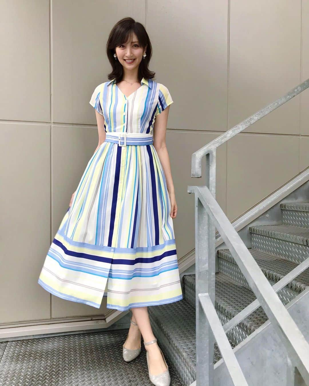 横山ルリカさんのインスタグラム写真 - (横山ルリカInstagram)「. KEIBAプレミア👗🌻 . #ストライプシャツワンピース #BLUE #🐬🐬🐬 #🍋🍋🍋 . #AndCouture . 真彩ちゃんと色違いでおそろい〜🥰 @maayamorinaga」6月15日 18時58分 - rurika_yokoyama_official