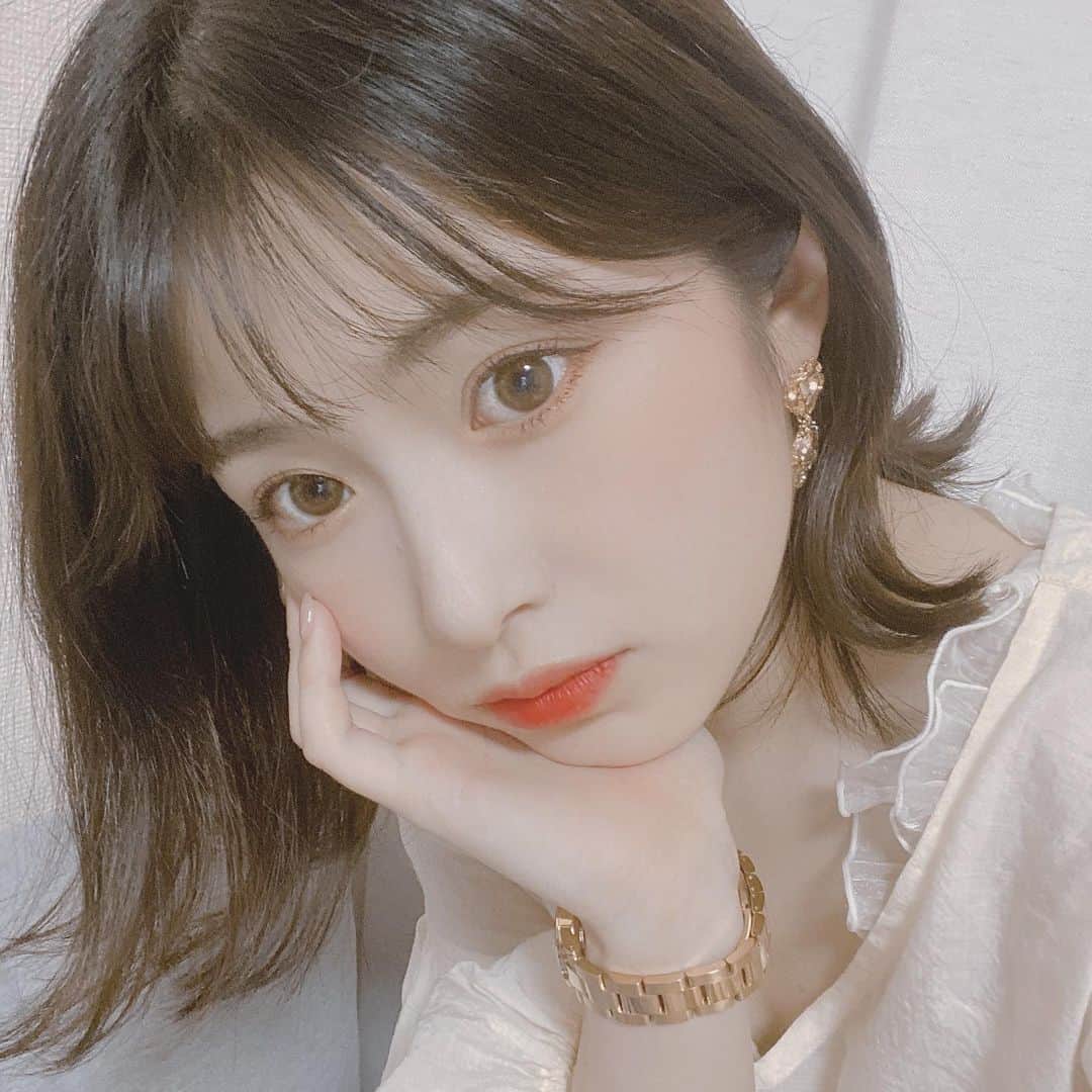 青木菜花のインスタグラム：「.﻿ .﻿ たまには近めも！👀 みんな今日はどんな1日だった〜？？🤔﻿ .﻿ . #オレンジメイク #セルフィー #instalike #instagood #lfl #ボブヘアー #ボブ」