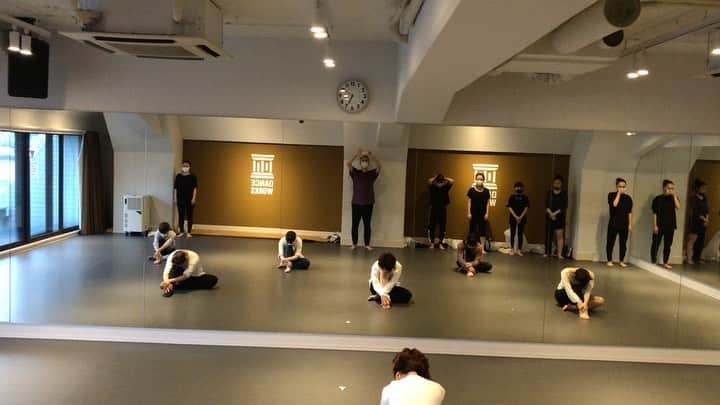 黒須洋壬のインスタグラム：「黒須洋嗣 JAZZ CLASS 2020.June.15th @danceworks_jpn  @xross #iftheworldwasending  #jpsaxeftjuliamichaels  #jazzdance  #dance #mask #tokyo #japan」