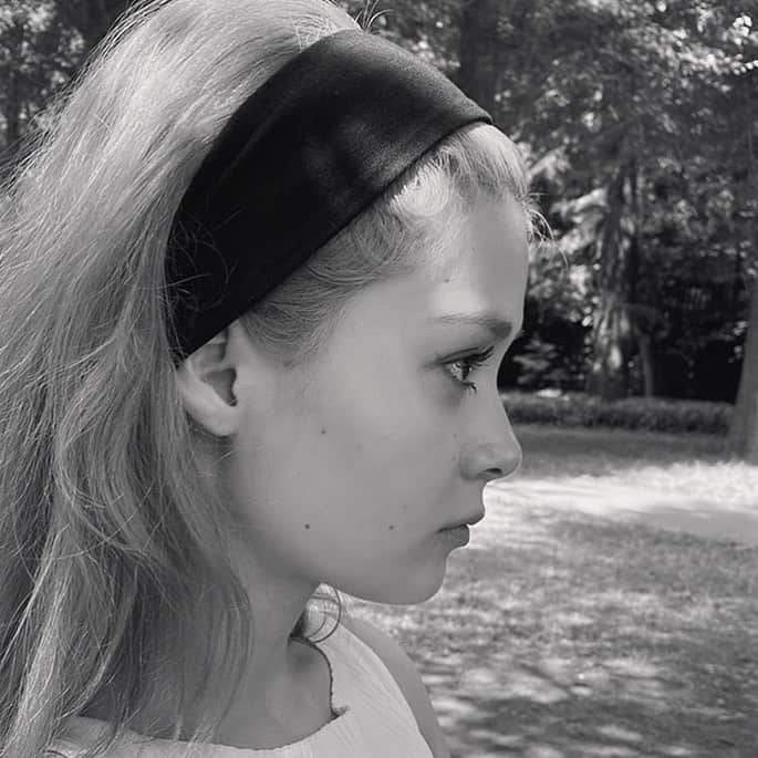 エイミーのインスタグラム：「Like the sixties...🖤」