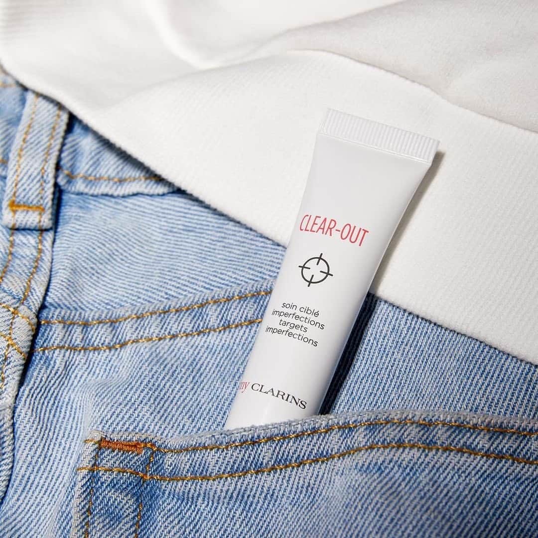 Clarins Méxicoさんのインスタグラム写真 - (Clarins MéxicoInstagram)「Etiqueta a tu amiga que quiere olvidarse de esos molestos granitos por siempre. 🙌💓 Clear Out, será tu aliado pues logra que la piel se calme para que las imperfecciones no estén irritadas ni enrojecidas. 👏🏻 Su textura en gel es ultra ligera y cero grasosa. 💙 Además de cuidar tu piel cuida a los animalitos al ser un producto cruelty-free. 🐰 ¡Lo necesitan en su vida 4ever como nuestra @soydannyalfaro !😘 . . . . . #yomequedoencasa #myclarins #quédateencasaconClarins #naturalskincare #skincare #beauty #natural #naturalbeauty #healthyskin #glowingskin #selfcare #veganskincare #organicbeauty #skincaretips #skincareproducts #beautycare #essentialoils #instabeauty #crueltyfreebeauty」6月15日 11時02分 - clarinsmx