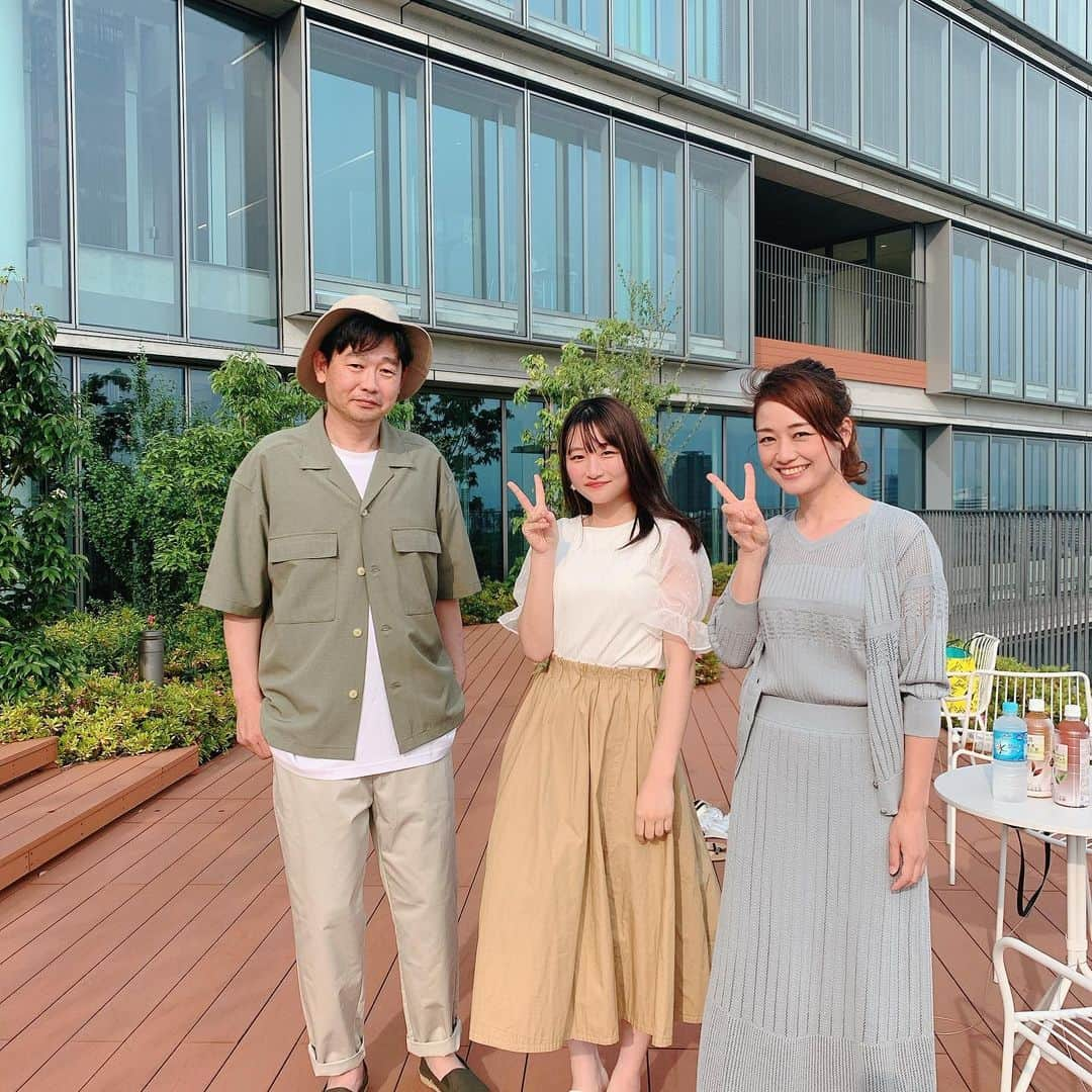 彼方茜香さんのインスタグラム写真 - (彼方茜香Instagram)「GUコーデ♥ 今朝のす・またん！zipはGUで夏のトレンドファッションでした(^^)v 今年は「シアー」「ワンマイルウェア」他にもリネン素材がオススメだそうです♪ ロケ終わってから改めてGUにお買い物行きました（笑） 津野さん親子のお父さんもGUで大変身！オシャリスタ酒見さんもありがとうございました！ 皆さんはどのコーデが好きですかぁ？ #gufashion#guコーデ #夏のトレンド#すまたんzip #彼方茜香」6月15日 11時50分 - serikaochikata