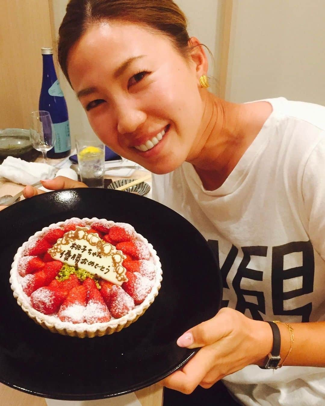 宮里藍さんのインスタグラム写真 - (宮里藍Instagram)「Happy Birthday @momoko3030 !!!!🎉🎉🎉🎉🎉引退してから誕生日が近い事もあって一緒にお祝いしてもらう事が増えていたけど、今年は沢山の写真振り返りながらお祝い！  ジュニア時代から知っている桃子。こんなに沢山の時間を一緒に共有して過ごせている事を本当に嬉しく思います😊彼女がいたから、私もアメリカツアー頑張れたし、コースで強く光り輝く桃子のかっこいいプレーが本当に大好きです！！1枚目の写真は2人でロスにドライブがてら遊びに行った時のもので、#youarenevertooyoungtodreambig  って言葉がピッタリだなぁと！年齢はあくまでも数字で、これからも沢山の大きな夢を持って欲しいなぁと思います。また新しい1年、どんな人生を過ごして思い出を共有出来るのかなぁーと想像するだけでワクワクします！桃子、新しい一年も、桃子らしくチャレンジしていってね！！大好きだぁー！！！#しかし写真見返してたら #10年以上前の私たち #顔が違うw #でも載せちゃう #いい思い出たち #大切な人たち #これからもよろしくね☺︎」6月15日 12時16分 - ai_miyazato