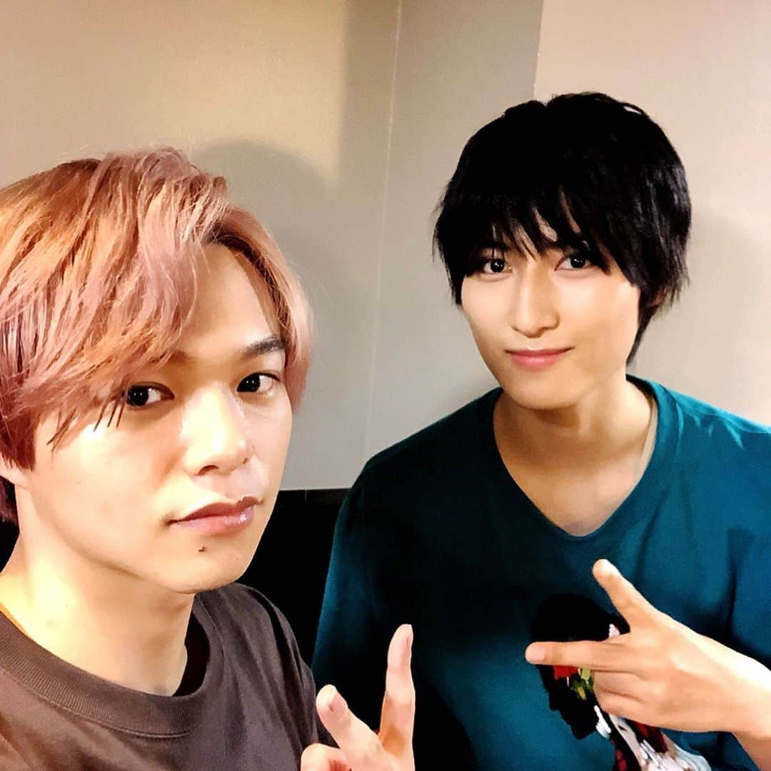 志村玲於さんのインスタグラム写真 - (志村玲於Instagram)「withLIVE最高でした  初披露したSUPER★DRAGONがLINEMUSIC でも聴けます！キャンペーンもやってるので是非たくさん聴いてね！  お昼ご飯は自分へのご褒美に肉食べた🍖  #スパドラ #SD9 #withLIVE #にく」6月15日 12時22分 - reoshimura0129