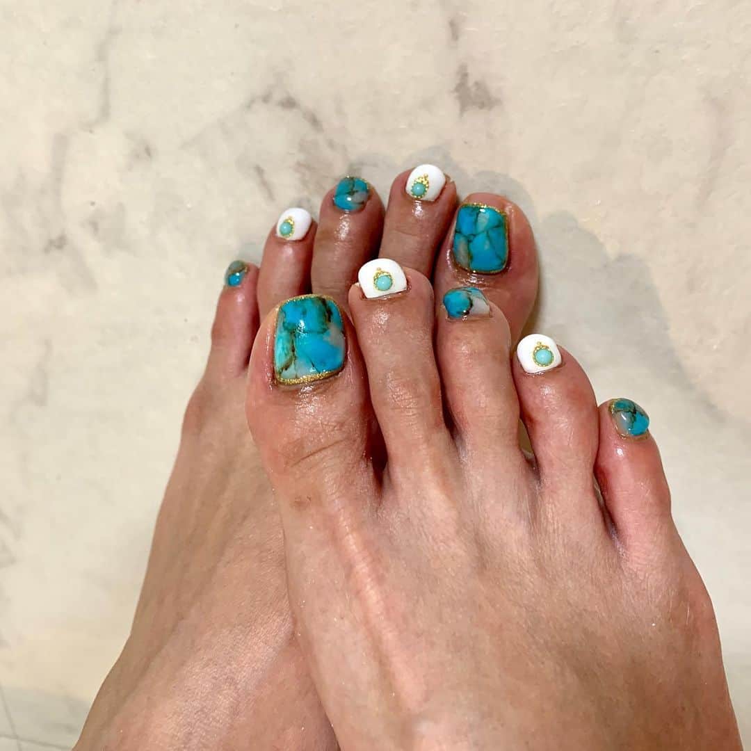 一色亜莉沙さんのインスタグラム写真 一色亜莉沙instagram 綿貫さんのネイルが一番 早い 可愛い 長持ち 安い プライベートサロンだから他の人気にしないで行けるよ フットネイル ターコイズネイル 夏ネイル 会員制ネイル ネイリスト 長持ち ネイル