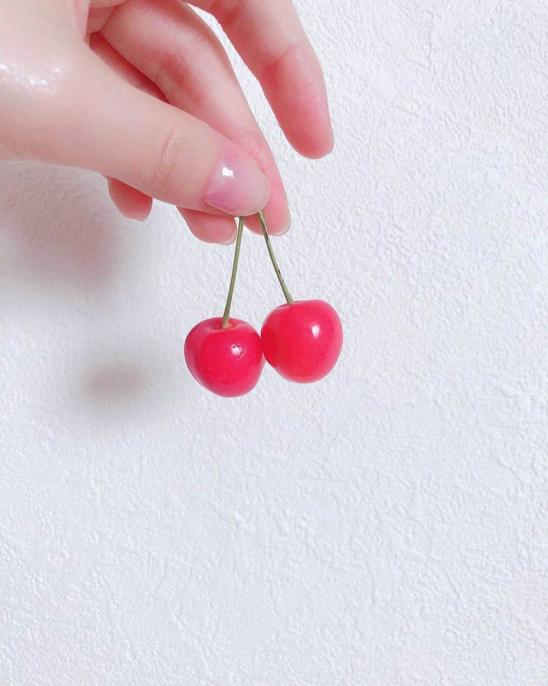 ダレノガレ明美さんのインスタグラム写真 - (ダレノガレ明美Instagram)「美しい…🍒 #さくらんぼ #山梨」6月15日 12時43分 - darenogare.akemi