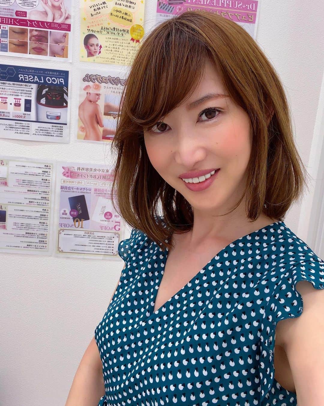 渋谷恭子さんのインスタグラム写真 - (渋谷恭子Instagram)「東京中央美容外科大宮院 @tcb_omiya  で、原田先生 @dr.harada_hiromitsu  にTCB式小顔美肌再生とほうれい線のヒアルロン酸注射の施術をして頂いてから1週間が経ちました。 ・ ・  かなり違和感がなくて、まだ1週間だけど快適に過ごせてます😉 ほうれい線へのヒアルロン酸注射は内出血しやすい体質だから、多少は出ても仕方ないと思っていたけど、今回は出てないのが、とっても嬉しい！！ ・ ・ 特殊な糸で引き上げる切らないリフトアップ⤴️ ほうれい線もぴんっと伸びた感じです💕 ・ ・ リフトアップに興味ある方は、無料カウンセリング受けてみてね！ 私のインスタ見たとお伝えすると良いことあるそうです😊💕 ・ ・ #リフトアップならTCB東京中央美容外科 #美容整形ならTCB東京中央美容外科 #東京中央美容外科 #美容外科 #大宮 #東京中央美容外科大宮院 #原田浩光 #PR #TCB式小顔美肌再生 #小顔美肌再生 #リフトアップ」6月15日 13時03分 - kyoko.86