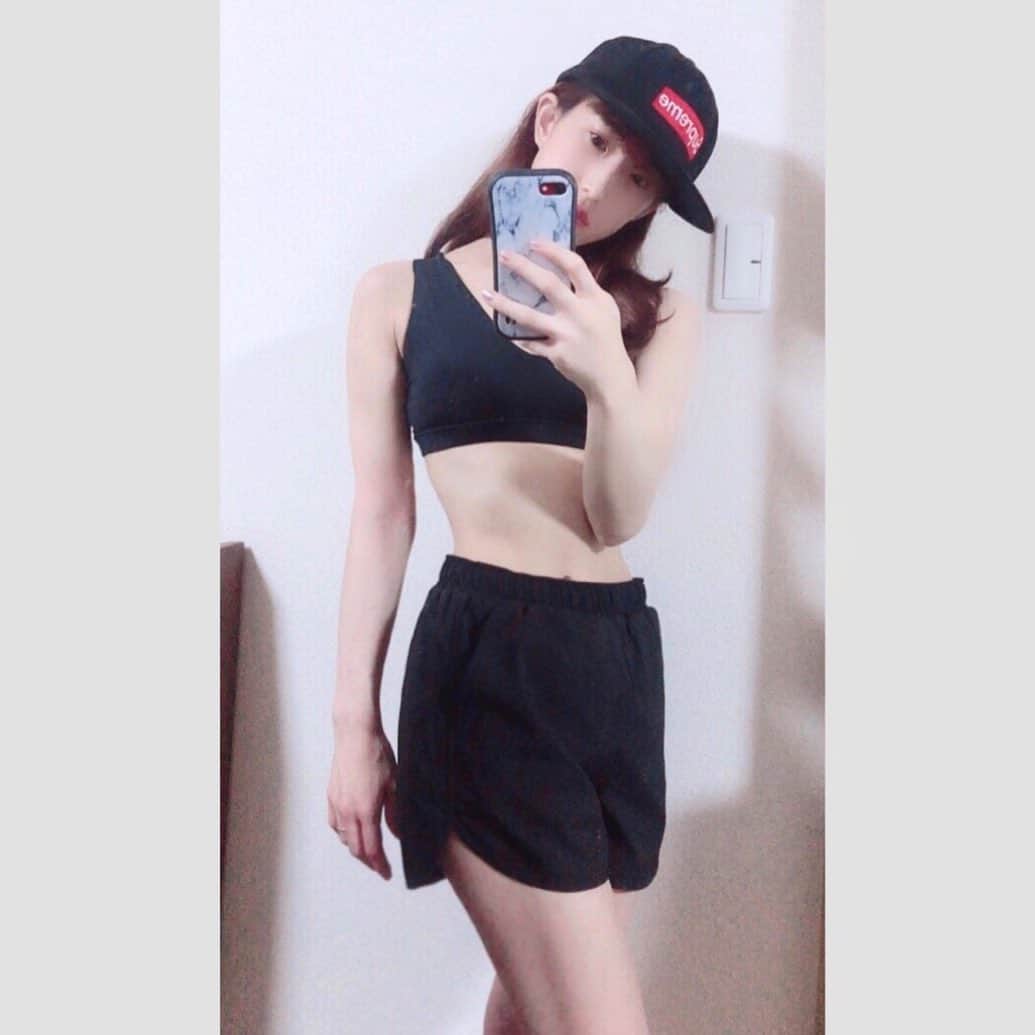 近藤夏奈のインスタグラム：「﻿ ﻿ 毎日色んなことがあるけど﻿ いつも自分らしくいれば良いと思う﻿ ﻿ ﻿ ﻿ ﻿ ﻿ 今週も頑張ろう◎﻿ ﻿ ﻿ ﻿ ﻿ ✌︎﻿ ﻿ ﻿ ﻿ ﻿ ﻿ ﻿」