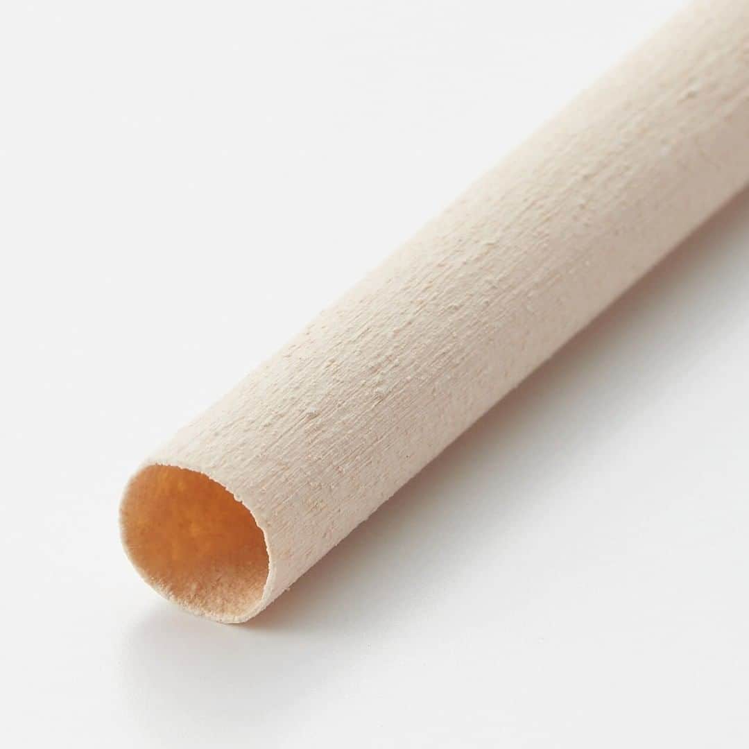 無印良品さんのインスタグラム写真 - (無印良品Instagram)「【新商品】竹材ストロー - 成長の早い竹とでんぷんを原料とした、天然由来素材のストローです。紙製のストローよりも耐水性が高く、最後まで口当たり良く使えます。使用後は、可燃ごみとして処分できます。 10本入りと100本入りを取り揃えています。 - #無印良品 #MUJI #ストロー #竹 #bamboo #天然由来 #サスティナブル #sustainable #脱プラスチック」6月15日 15時00分 - muji_global