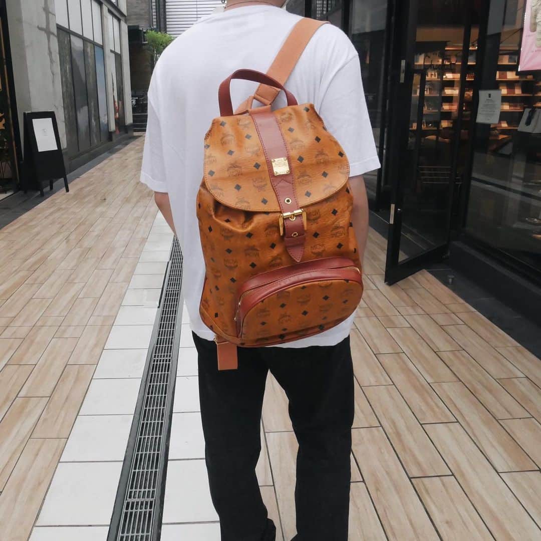 Vintage Brand Boutique AMOREさんのインスタグラム写真 - (Vintage Brand Boutique AMOREInstagram)「Vintage MCM backpack.  This item is only available at the store but we accept orders by DM. Please DM us if you are interested in the item!  #amoretokyo #amorevintage #amoregentleman #vintagemcm #mcm #ヴィンテージエムシーエム #エムシーエム」6月15日 15時13分 - amore_tokyo