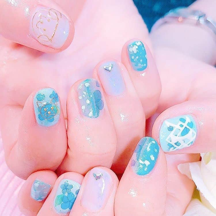 服部彩香さんのインスタグラム写真 - (服部彩香Instagram)「今回のネイルもUsamimi Nailさんへ🥰 誕生月ネイルは好きな物と 好きな色を沢山詰め込んだデザインにして頂きました✨ 左手親指の推しのロゴと右手の親指人差し指の 愛犬モチーフが今回のポイント☆ . いつも希望通り可愛く仕上げて頂いてありがとうございます🥰✩.*˚ . #ネイル #愛犬ネイル #愛犬モチーフ #ジェルネイル #うさみみネイル  #モデル #被写体 #グラドル #恵比寿ネイル  #渋谷ネイル  #東京ネイルサロン  #美容サロン #川村壱馬 #KKマーク」6月15日 15時27分 - ayasyan1112