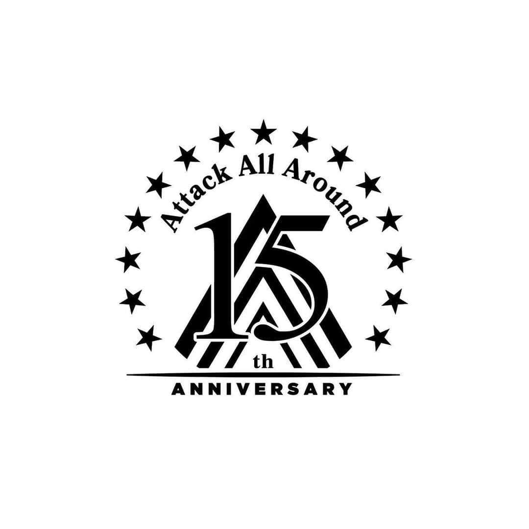 AAAのインスタグラム：「《AAA》﻿ ﻿ ----------------------------﻿ 「AAA 15TH ANNIVERSARYプレミアムグッズ」第一弾が本日6/15（月）18時より販売開始👏﻿ ----------------------------﻿ ﻿ AAA 15周年を記念した「AAA 15TH ANNIVERSARYプレミアムグッズ」がいよいよ本日18時よりECサイトにて販売開始です✨﻿ ﻿ AAAの歴史を詰め込んだ【15th AnniversaryメモリアルTシャツ】や、これからの季節になにかと重宝する【コンパクト折りたたみ傘（晴雨兼用）】、ファッションアイテムとしてコーディネートにプラスしていただける【マルチポーチ】【ショルダーストラップ】のラインナップです👍﻿ ﻿ TシャツのフロントデザインはAAAの始まりを象徴するロゴマーク入り。ストリート時代にメンバーが着ていたTシャツデザインです。バックには、これまでAAAが開催したLIVEやグッズのロゴが散りばめられています。こんなにたくさんのロゴで埋めることができたのはいつも応援してくれている皆さまがいてくれたからです。﻿ ﻿ 皆さまと一緒に駆け抜けた15年。﻿ ﻿ thanx AAA lot.﻿ ﻿ 15TH ANNIVERSARYプレミアムグッズが皆さまにとって特別なアイテムになりますように😊﻿ ﻿ 詳細はこちら👇﻿ https://avex.jp/aaa/goods/detail.php?id=1001694 ﻿ ﻿ ✨追記﻿ メンバー全員XLサイズを着用しています。﻿ ﻿ ﻿ ✨追記﻿ ﻿ ご好評につき完売となりました「AAA 15th AnniversaryメモリアルTシャツ（S〜XL）」の再販売をこの後開始します‼️﻿ ※売り切れはございませんので安心してご利用ください。﻿ これからの製造となりますのでお届けは7月下旬以降となりますのでご了承ください。﻿ ﻿ https://shop.mu-mo.net/list1/200003170」