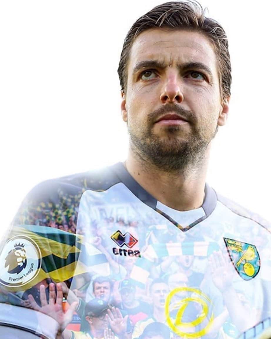 ティム・クルルのインスタグラム：「#mondaymotivation  Today is the start of a massive week .. Last preparations the next few days and then back to business Friday night vs @southamptonfc 🔰💪🏻 #apartbuttogether #nevergiveup」