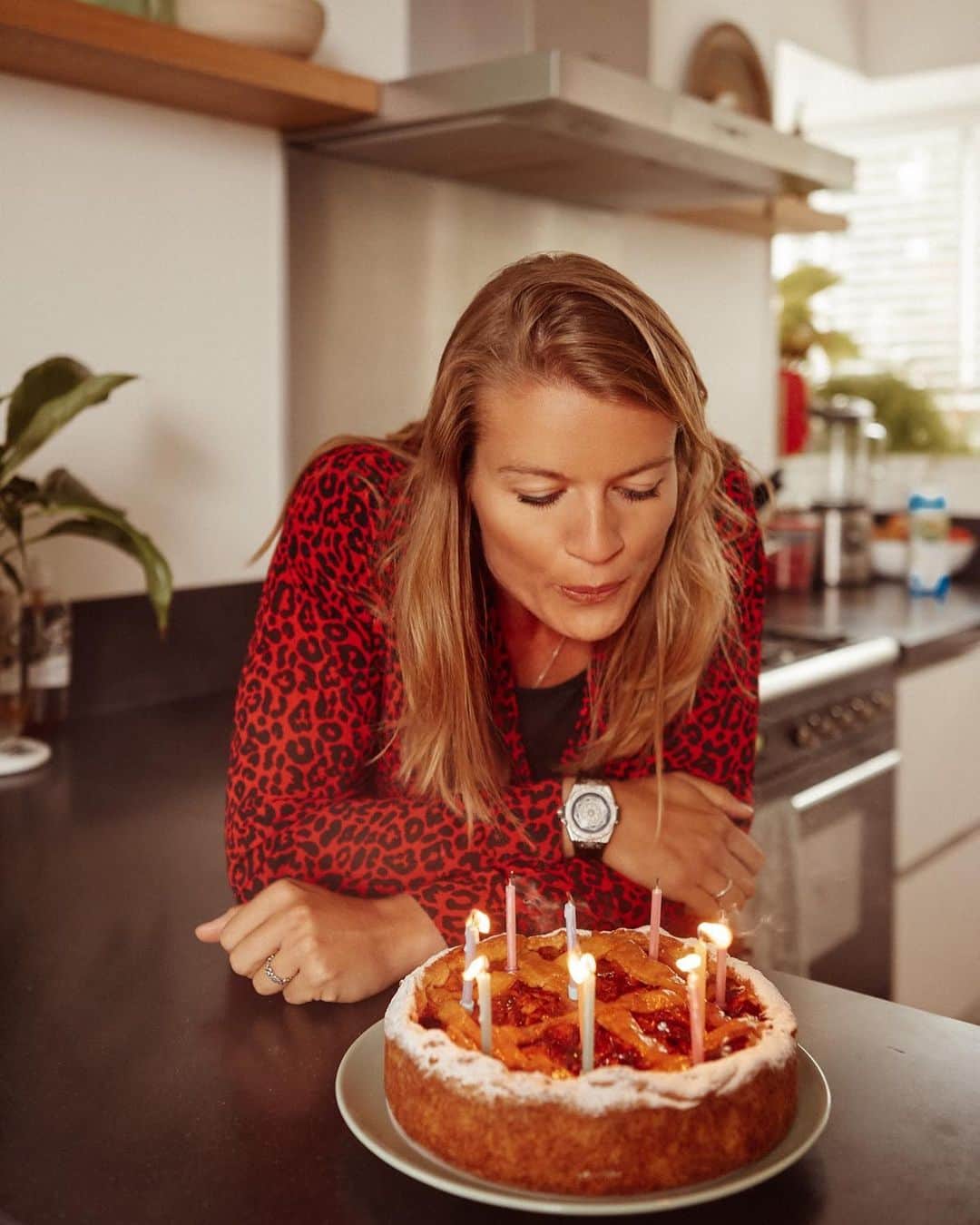 ダフネ・シパーズさんのインスタグラム写真 - (ダフネ・シパーズInstagram)「Time for cake ‘cause it’s my BIRTHDAY! 😊🎂⁣ ⁣ Thanks everyone for the many birthday wishes! 🧡🙏」6月15日 16時44分 - dafne_schippers