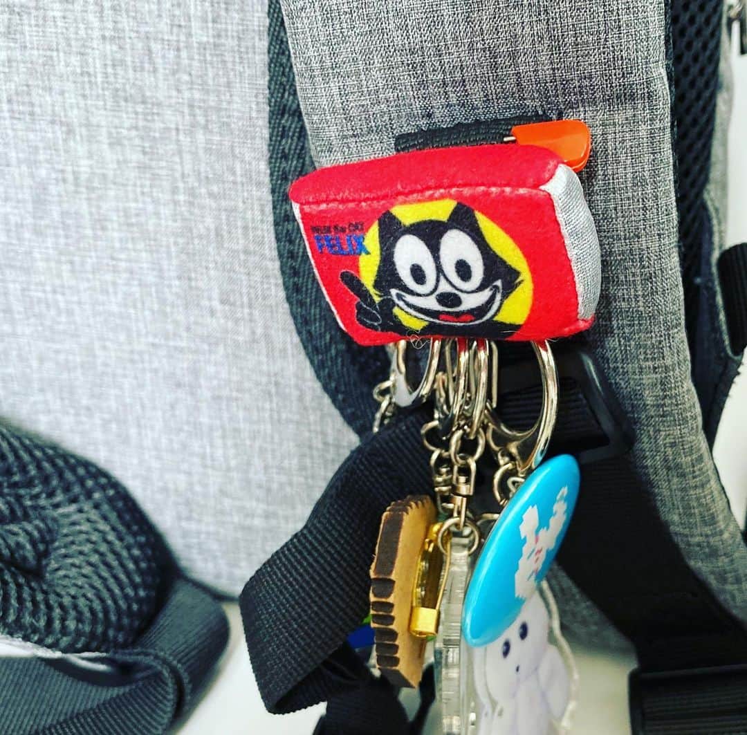 尾崎和樹のインスタグラム：「最強のピンバッジを手に入れた。」