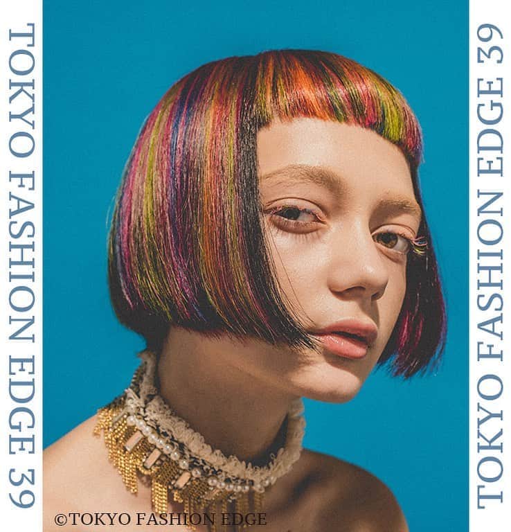 東京ファッションエッジ／プロフェッショナル東京のインスタグラム：「TOKYO FASHION EDGE 39号に掲載の美容師様をご紹介します🧚‍♀️✨ 水野慎也 Bilancia @bilancia_mizu  Photo : Masaya Tanaka Styling ・ Face.P : Bilancia  #東京ファッションエッジ　#tokyofashionedge #水野慎也 #profeshionaltokyo #クリエイティブヘア #creative #クリエイティブヘアスタイリスト #creativehairstylist #hair #ヘアスタイル #hairstyle #ヘアカラー #haircolor #メイク #make #makeup #ファッション #fashion #美容師 #ヘアスタイリスト #hairstylist #hairstylistjapan #美容学生 #modermsalon #colorsync #hairtransformation #hairinspo #hairofinstagram #美容学生と繋がりたい #fashionista」