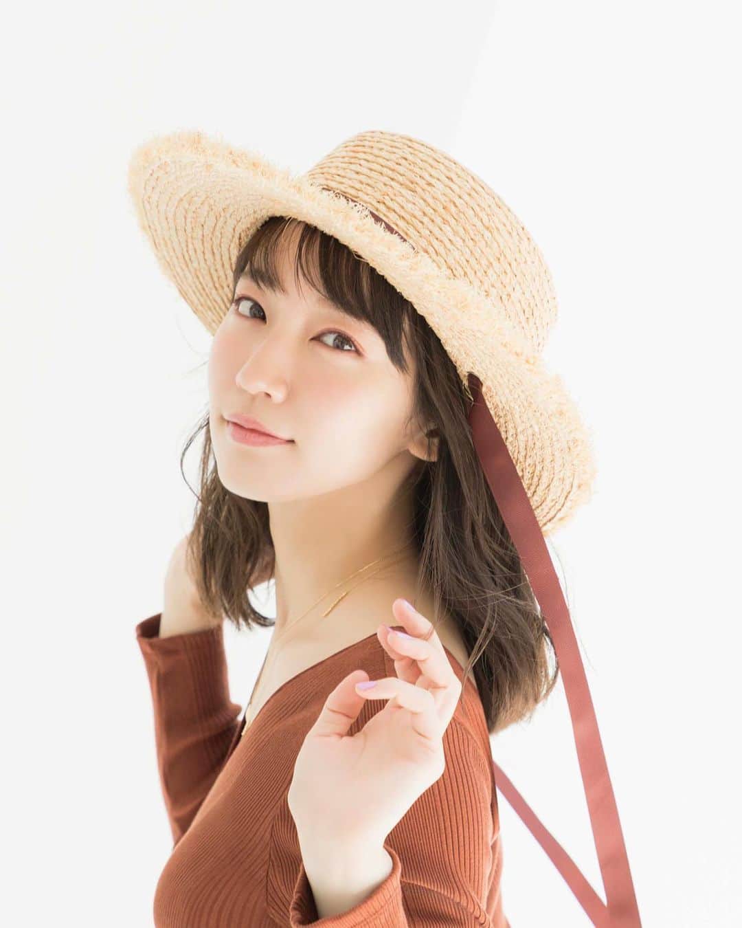 吉岡里帆（マネージャー）のインスタグラム：「steady. 7月号より 誌面には載っていないアザーカット🧡 @steady_tkj」