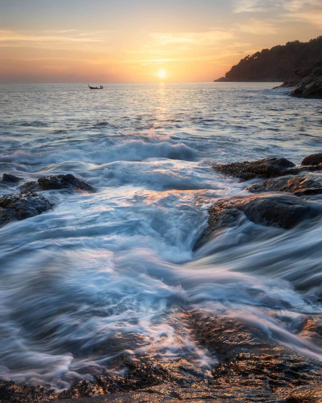Canon Asiaのインスタグラム：「Tip: A neat trick to capturing moving currents 🌊 is to use a slow shutter speed to achieve a smooth water effect that adds a melodramatic quality to the shot. We love the perspective in this image, which gives us perfect view of the smooth waves. . 📷 Image by @joeysantiniphotography shot using the Canon EOS R | EF16-35mm f/4L IS USM | f/16 | ISO 200 | 1s | 27mm . Want your photos to be featured too? Tag them with #canonasia or submit them on My Canon Story, link in bio! . #canonasia #photography #explore #nature #ocean #colours #canon #composition #lens #inspiration」