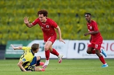 ムスタファ・アミニさんのインスタグラム写真 - (ムスタファ・アミニInstagram)「Important point away to Brondby.. “referee didn’t even touch him” ⚽️😀🏃‍♂️ #superliga #ksdh #aarhus」6月15日 17時49分 - mustafaamini