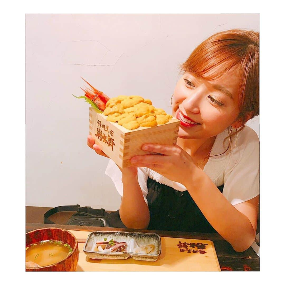 木村愛里さんのインスタグラム写真 - (木村愛里Instagram)「⋆ ２年前の8月🌻 バフンウニ美味しかったなぁ🖤 ㅤㅤㅤㅤㅤㅤㅤㅤㅤㅤㅤㅤㅤ  北海道から、全国へ 来る日の北海道観光へ。 できることを、いま。 ㅤㅤㅤㅤㅤㅤㅤㅤㅤㅤㅤㅤㅤ ㅤㅤㅤㅤㅤㅤㅤㅤㅤㅤㅤㅤㅤ @remotabi_hokkaido  北海道観光が低迷している今 リモートで北海道を旅しよう！ という素敵なキャンペーンです☺️ ㅤㅤㅤㅤㅤㅤㅤㅤㅤㅤㅤㅤㅤ #リモ旅北海道  をつけて投稿した方の中から抽選で 北海道銘菓も当たるそうです💚 ㅤㅤㅤㅤㅤㅤㅤㅤㅤㅤㅤㅤㅤ ㅤㅤㅤㅤㅤㅤㅤㅤㅤㅤㅤㅤㅤ 北海道の絶景、思い出の土地 美味しかったもの、観光地などなど👏 ぜひハッシュタグをつけて投稿してみて下さいね✨ ㅤㅤㅤㅤㅤㅤㅤㅤㅤㅤㅤㅤㅤ ㅤㅤㅤㅤㅤㅤㅤㅤㅤㅤㅤㅤㅤ 大好きな北海道で のびのびと観光できる日がきますように..！ 少しずつ！！ ㅤㅤㅤㅤㅤㅤㅤㅤㅤㅤㅤㅤㅤ ㅤㅤㅤㅤㅤㅤㅤㅤㅤㅤㅤㅤㅤ ㅤㅤㅤㅤㅤㅤㅤㅤㅤㅤㅤㅤㅤ #北海道 #負けない！ #積丹 #田村岩太郎商店 #バフンウニ #たらふく食べたいなぁ☺️ #北海道には素敵な景色がいっぱいあるけど #あえての大好きなウニ #これも絶景ですよね #北海道クォリティ #雲丹 ❤️」6月15日 17時53分 - airi_official