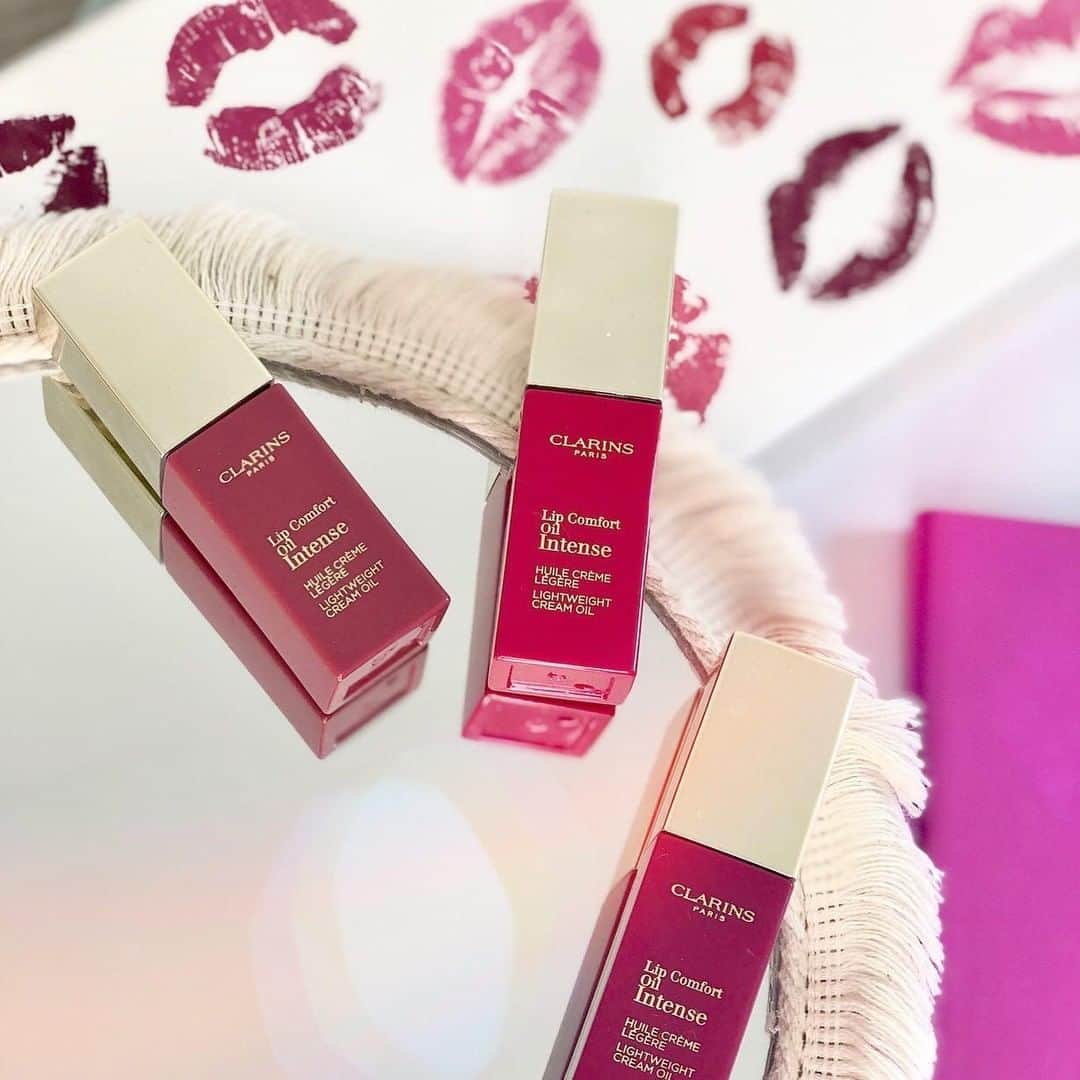 ClarinsUKさんのインスタグラム写真 - (ClarinsUKInstagram)「Have you found your favourite shade in our NEW Lip Comfort Oil Intense range yet? 💋 📷: @lady_heavenly #LipComfortOilIntense #LipOil #ClarinsMakeUp」6月15日 18時02分 - clarinsuk