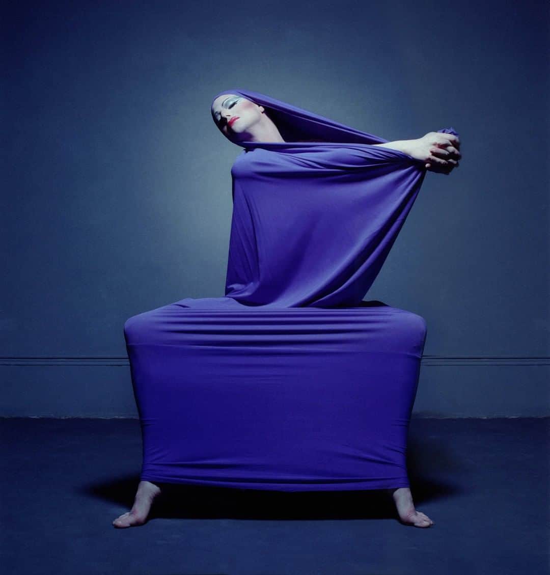 TED Talksのインスタグラム：「Art has long been a way for people to explore issues of identity, and dancer and choreographer Richard Move uses movement to look at gender in a nonbinary way. (Here, they portray 20th-century dance icon Martha Graham.) Move has been strongly influenced by queer historical figures like Earl Lind, one of the earliest known trans individuals in the US. “The essence of these very special beings is more relevant than ever as LGBTQ lives, and in particular trans lives, are more under siege than ever,” says Move. To see the work of other inspiring artist-activists, visit the link in our bio.⁠ ⁠ [Image: Josef Astor]」