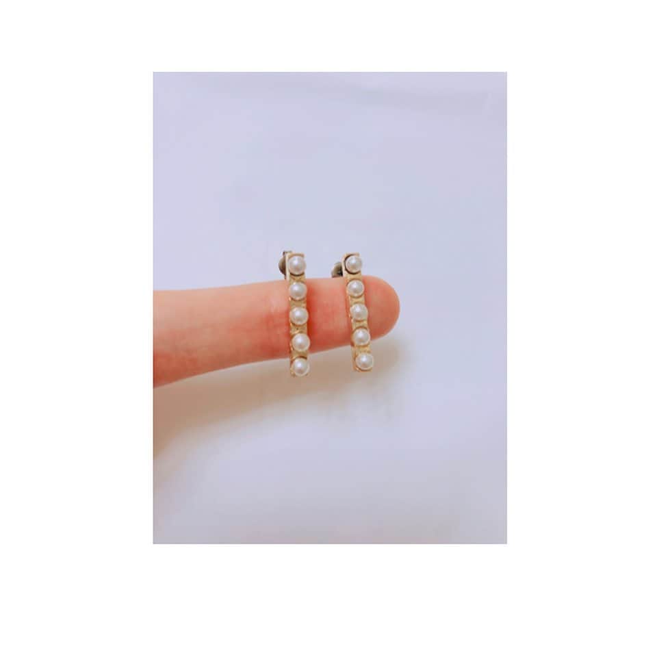 山崎萌絵さんのインスタグラム写真 - (山崎萌絵Instagram)「＊手作りピアス✳︎ 飽きっぽい私が珍しく1ヶ月くらいハマっている♪ . #ピアス作り  #ハンドメイド #貴和製作所レシピ  #パールピアス  #よく見ると #ボンド #はみ出し気味 #でも #気にしない #大雑把なo型」6月16日 3時47分 - moeyamasaki.kbc