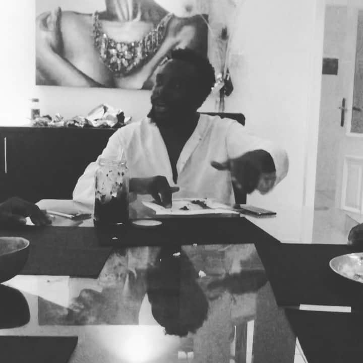 Fuse ODGのインスタグラム：「Who go fitttt? 😂🔥 I swear I'm always freestyling but these mans caught me in the vibe  After plantain and beans 💪🏿」