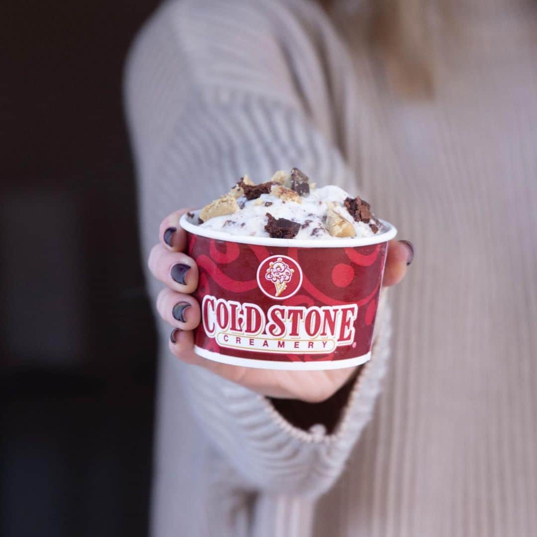 コールド・ストーン・クリーマリーのインスタグラム：「Get your ice cream delivered right to your door! 🙌😋🍦 Contact your local store for delivery options.」