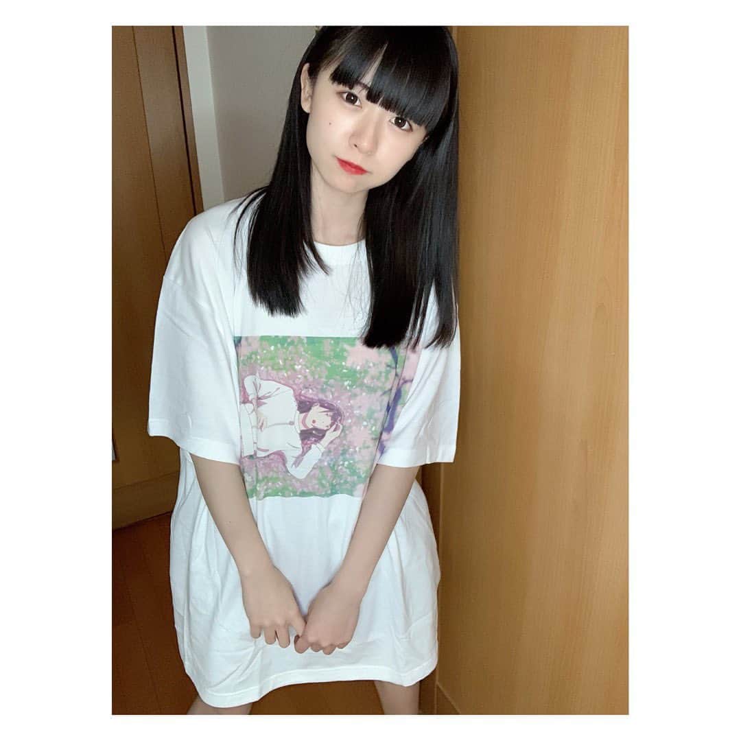 橋本美桜のインスタグラム：「桜色カメラロールの橋本美桜verのTシャツをいただいてきました！🌸 #白キャン」