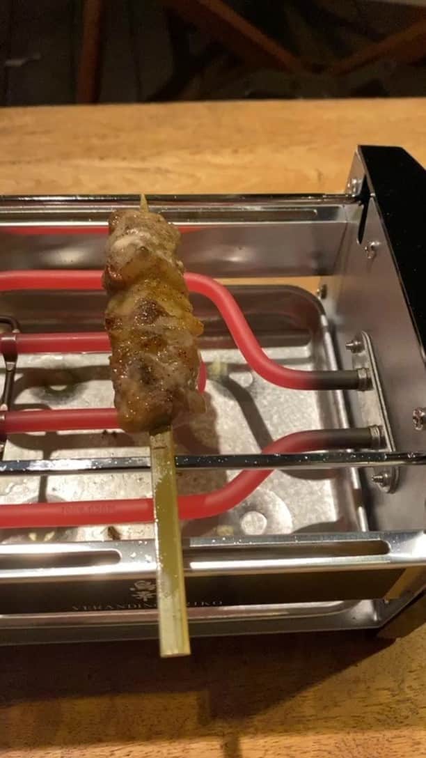 のインスタグラム：「お誕生日プレゼントで頂いた、焼き鳥セット^_^  暑いです。」