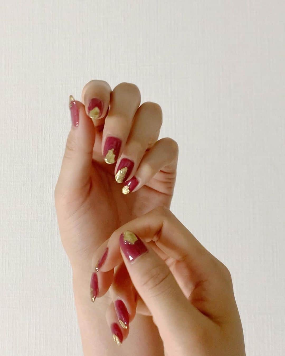 栗原恵さんのインスタグラム写真 - (栗原恵Instagram)「🌰 New nail…🥀 ・ ・ #ハンドネイル #ニュアンスネイル」6月15日 20時14分 - megumi_kurihara_official